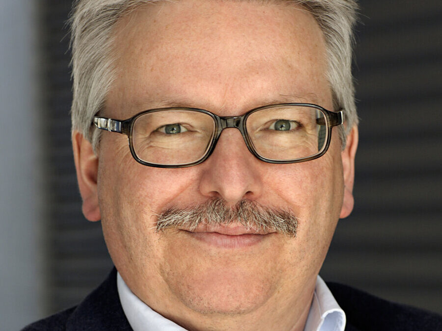 ESA-Professor Hasinger will das Großforschungszentrum