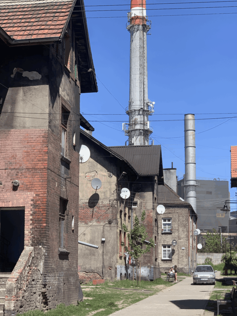 In den alten Schacht gebaut: Das Schlesische Museum im polnischen Katowice. Die Region hat in den letzten Jahrzehnten neue Wirtschaftszweige erschlossen, vergessen hat die Kohle hier aber niemand.