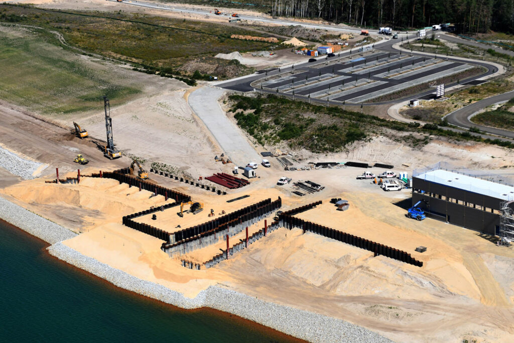 Das Management der eigenen Anlagen ist zur Hauptaufgabe geworden. Hier der Sanierungsstützpunkt Sedlitz. Foto: LMBV 