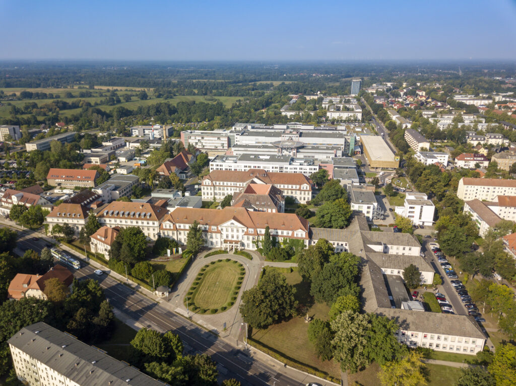 Bis vor zwei Jahren gehörte das Klinikum Carl-Thiem der Stadt Cottbus. Im Herbst fangen die ersten Studierenden an. Foto: MUL-CT 