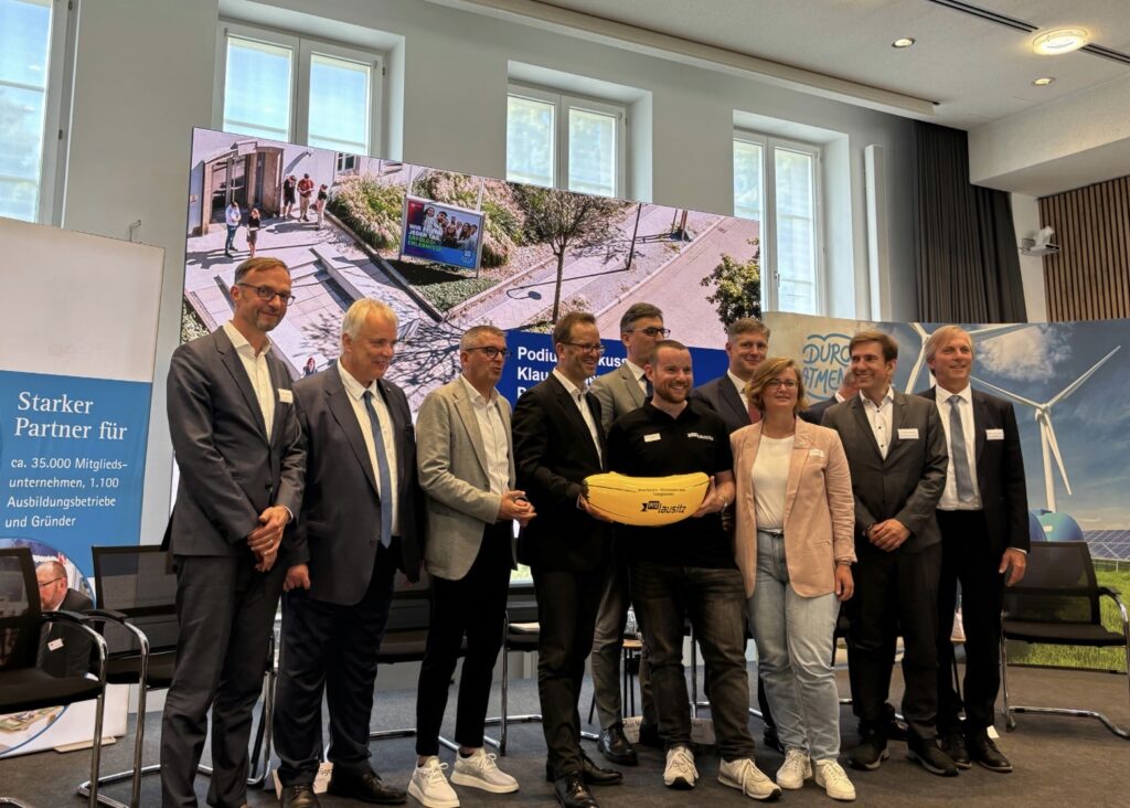 September 2025 in Cottbus: Die Lausitz kämpft für die Wasserstoff-Leitung. Hier geht es ums Klima, auch wenn keiner davon spricht. Foto: NL  